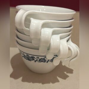 8 Vintage Corelle Old Town cornflower blue nesting coffe cups.